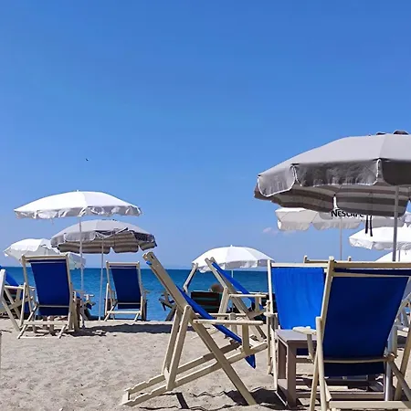 Апартаменты Sea Breeze 201 *