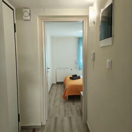 Апартаменты Sea Breeze 201 *